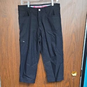 Sierra Designs Size 8 Black Lightweight Capri Pants